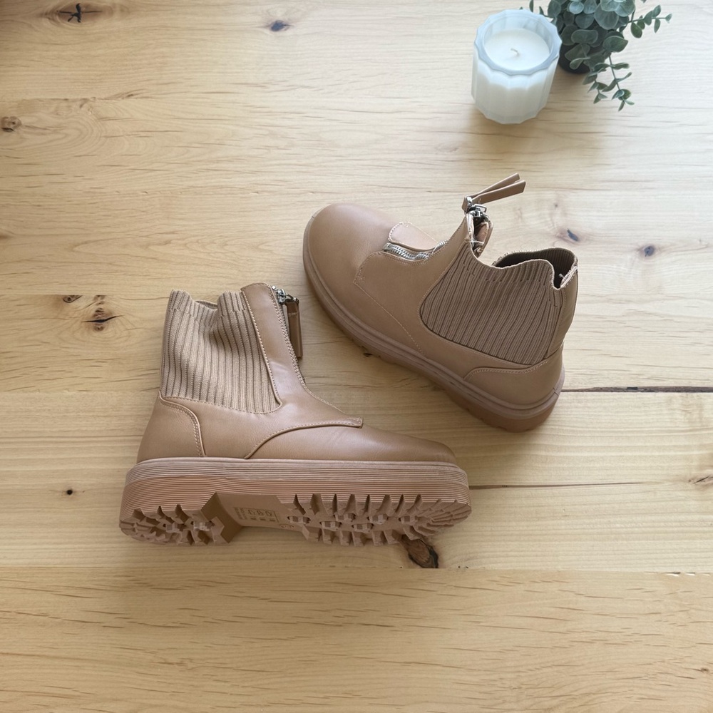 Luca and Grae Tan Zip Up Boots, size 9 NWT!